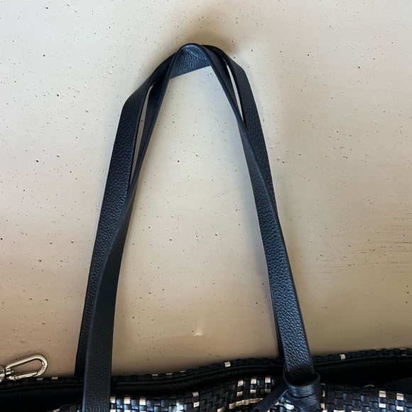 🖤 🩶 Vince Camuto Metallic Silver & Black Tote - Picture 13 of 13